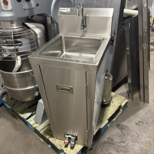 OMCAN Pedestal Handwash Sink with Foot Valve